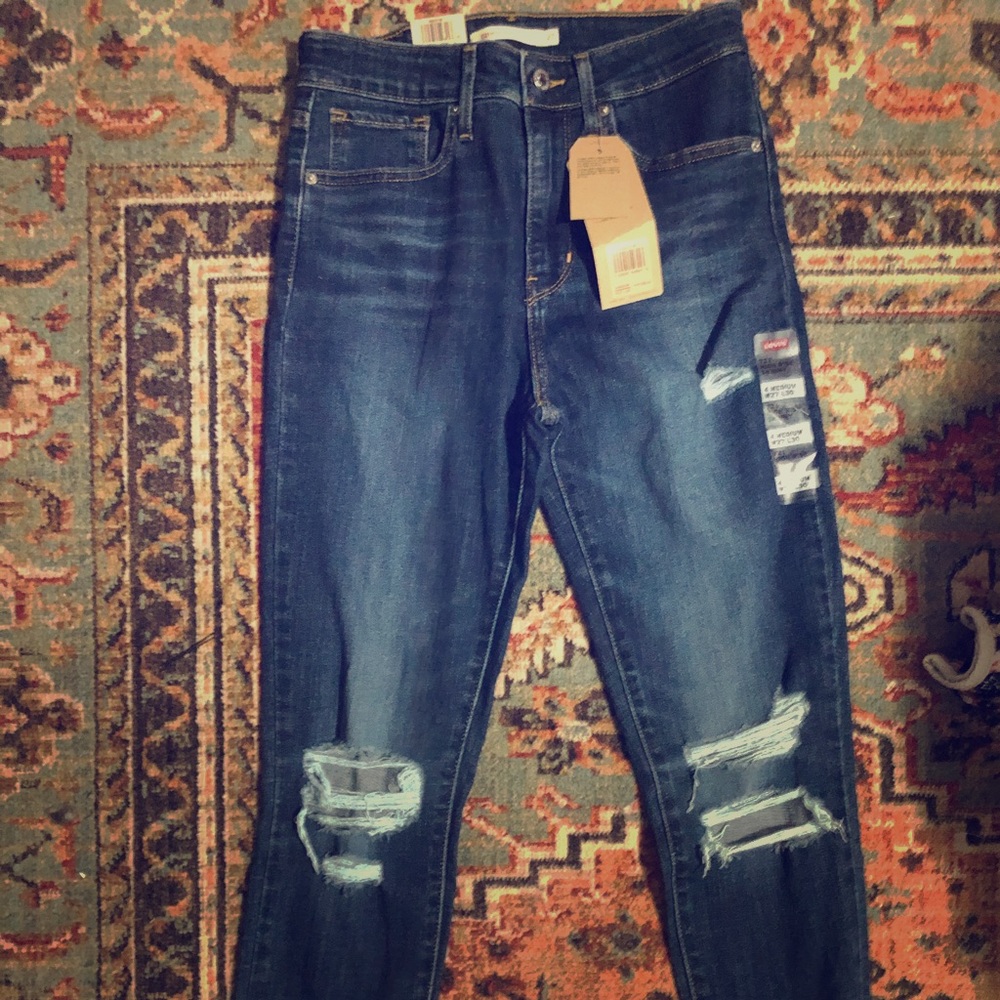 Levi’s 721 Hirise NWT distressed